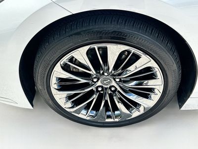 2023 Lexus LS - Photo 32