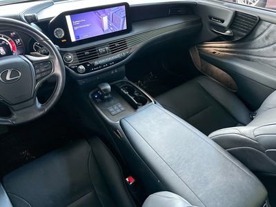 2023 Lexus LS - Photo 22