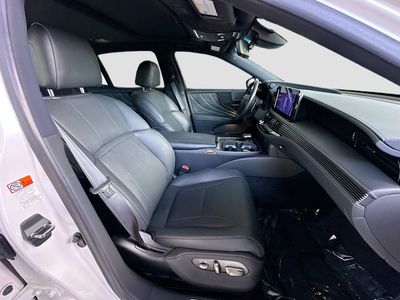 2023 Lexus LS - Photo 27