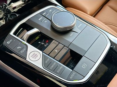 2023 BMW 3 Series - Photo 17