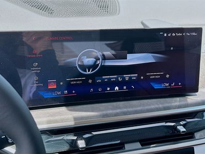 2026 BMW X7 - Photo 13