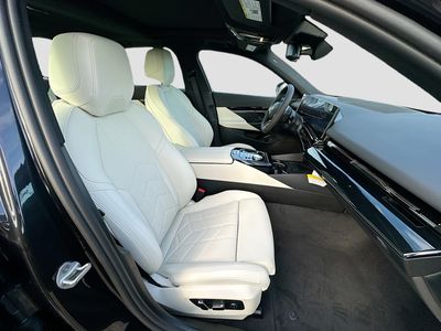 2026 BMW 5 Series - Photo 23