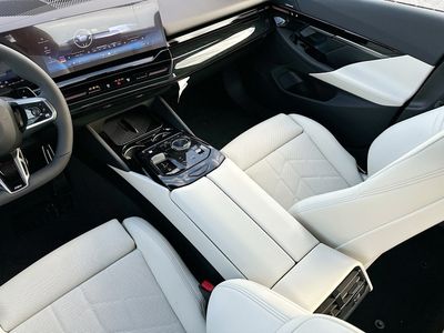2026 BMW 5 Series - Photo 18