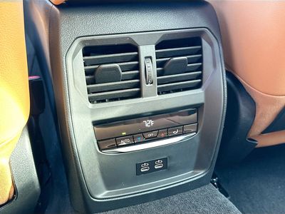 2026 BMW i4 - Photo 20