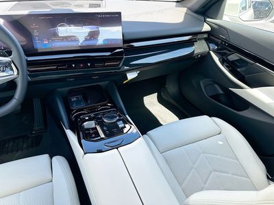 2026 BMW 5 Series - Photo 17