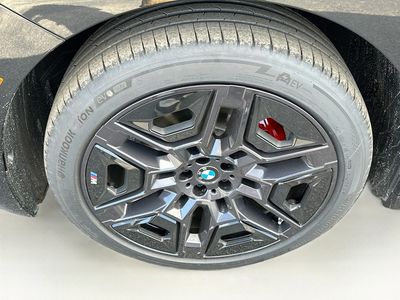 2026 BMW iX - Photo 24