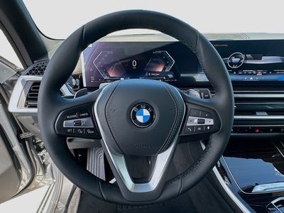 2026 BMW X5 — photo 8 view