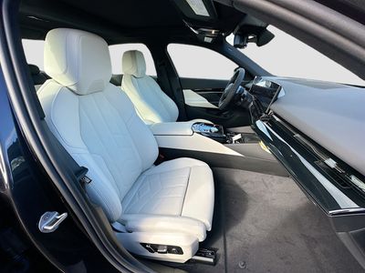 2026 BMW 5 Series - Photo 23