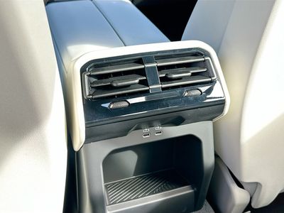 2026 BMW 5 Series - Photo 20