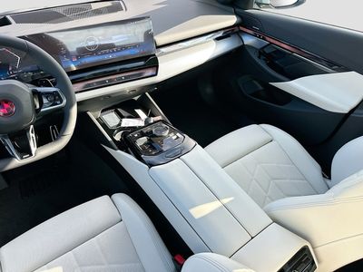 2026 BMW 5 Series - Photo 18