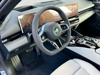 2026 BMW 5 Series - Photo 7