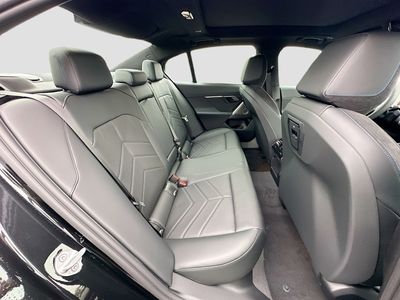 2026 BMW i5 - Photo 22