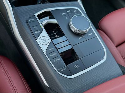 2026 BMW 3 Series — photo 13 view