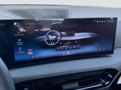 2026 BMW 3 Series — photo 12 view