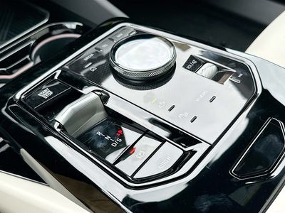 2026 BMW 5 Series - Photo 14