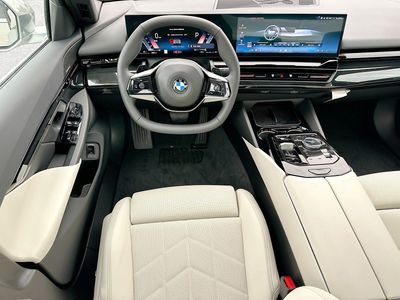 2026 BMW 5 Series - Photo 17