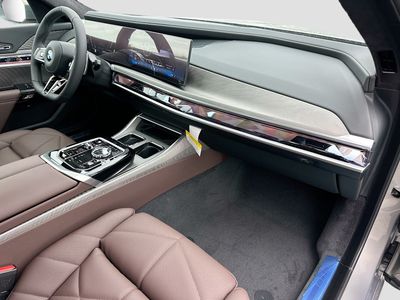 2026 BMW 7 Series - Photo 24