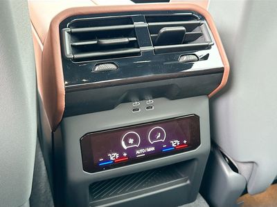 2026 BMW 5 Series - Photo 20