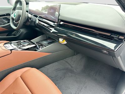 2026 BMW 5 Series - Photo 24