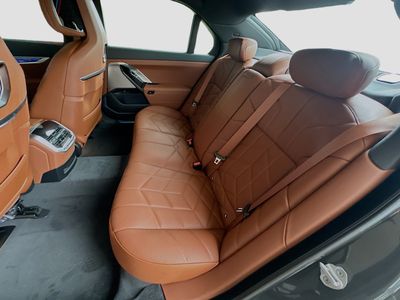 2026 BMW 7 Series - Photo 21