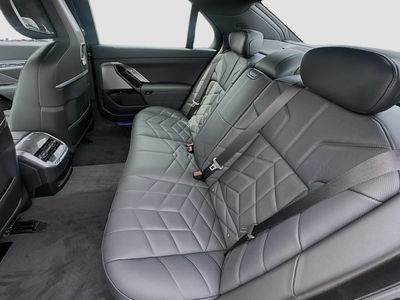 2026 BMW 7 Series - Photo 21