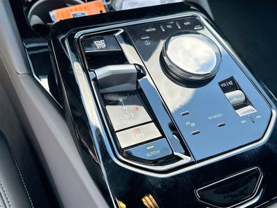 2026 BMW 5 Series - Photo 14