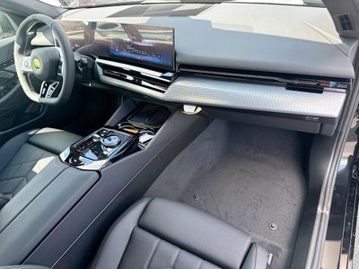 2026 BMW 5 Series - Photo 24