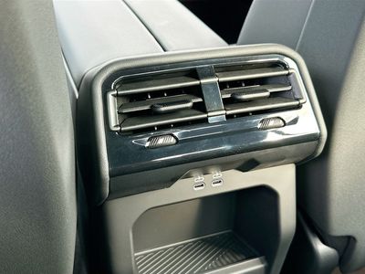 2026 BMW 5 Series - Photo 20