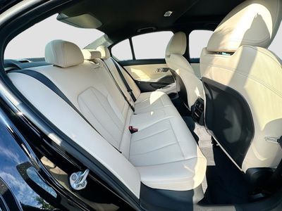 2026 BMW 3 Series - Photo 22
