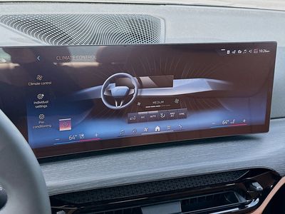 2026 BMW 3 Series — photo 12 view