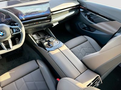 2026 BMW 5 Series - Photo 18