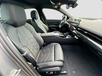 2026 BMW 5 Series - Photo 20