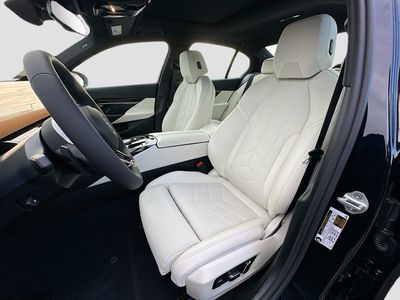 2026 BMW 5 Series - Photo 15