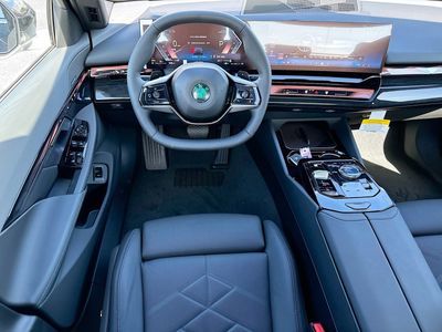 2026 BMW 5 Series - Photo 17