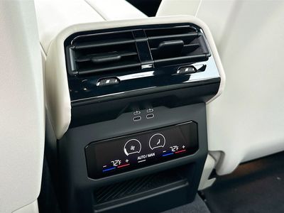 2026 BMW 5 Series - Photo 20
