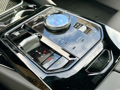 2026 BMW 5 Series - Photo 14