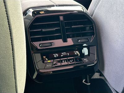 2026 BMW iX - Photo 20