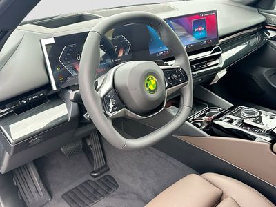 2026 BMW 5 Series - Photo 7