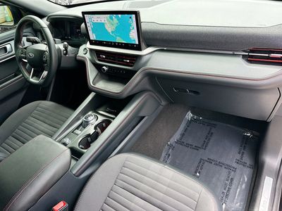 2025 Ford Explorer - Photo 28
