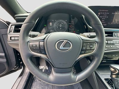 2022 Lexus ES - Photo 10