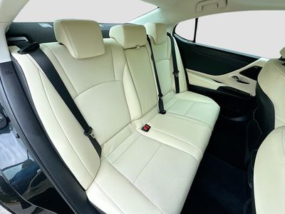 2022 Lexus ES - Photo 25