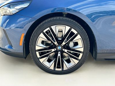 2025 BMW 5 Series - Photo 30