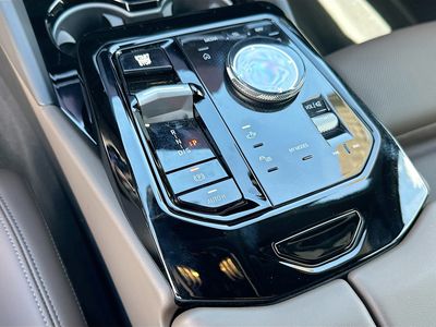 2025 BMW 5 Series - Photo 14
