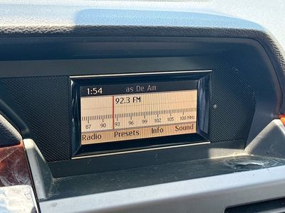2010 Mercedes-Benz GLK — photo 12 view