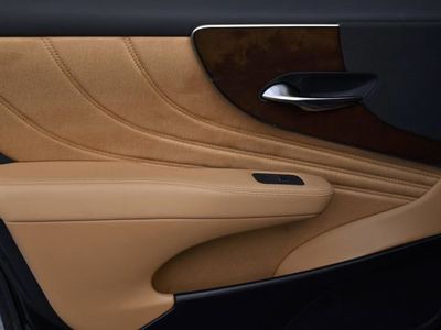 2023 Lexus LS - Photo 27