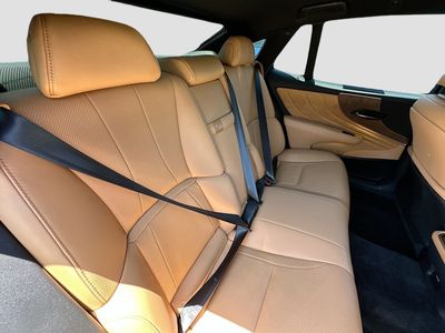 2023 Lexus LS - Photo 13