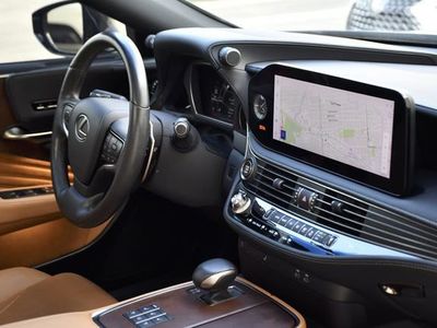 2023 Lexus LS - Photo 32