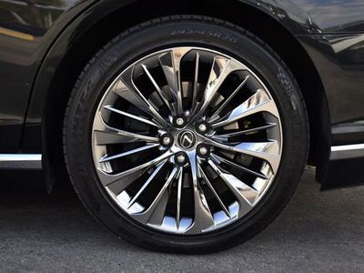 2023 Lexus LS - Photo 35