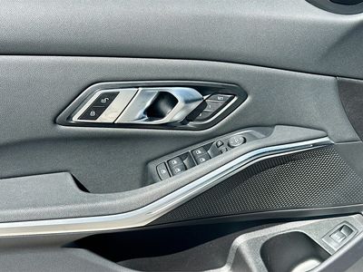 2021 BMW 3 Series - Photo 16