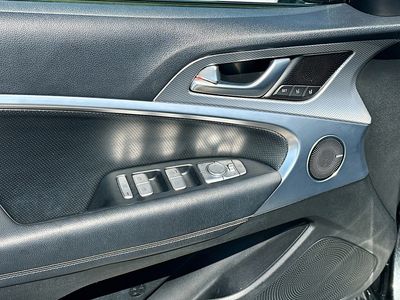 2022 Genesis G70 - Photo 18